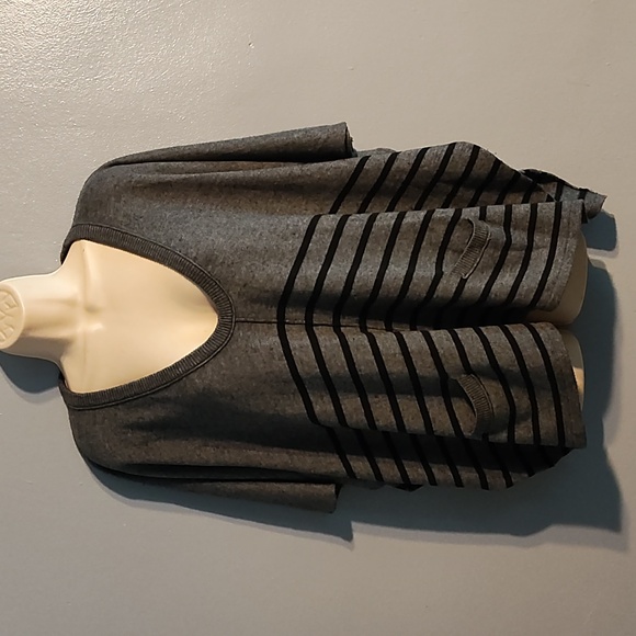 C&C California women's gray with black stripes v neck sweater poncho size Xs/s - Picture 4 of 17